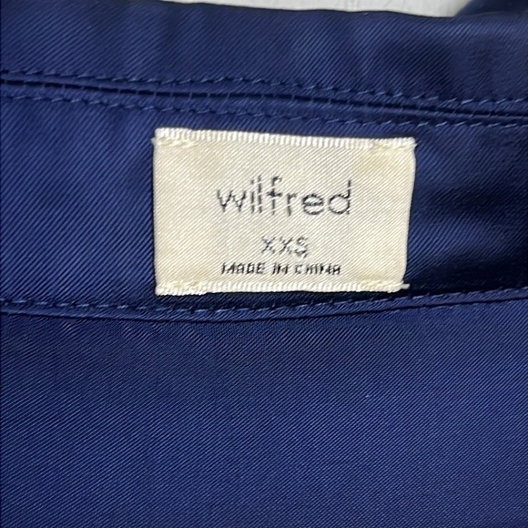 Wilfred Aritzia Blue Satin Cupro Tie-Front Collard Blouse Women's Size XXS - Picture 5 of 17